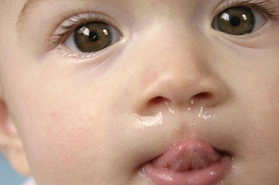 Mọc răng và sổ mũi có phải là những dấu hiệu bình thường ở trẻ?