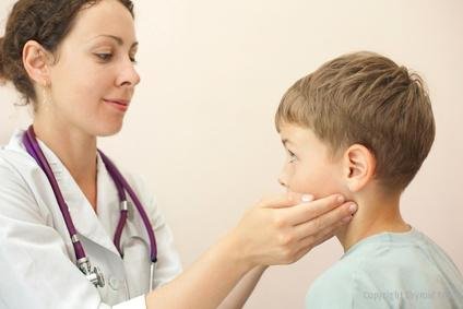 Nhận biết triệu chứng suy giáp ở trẻ em