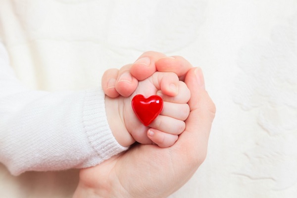 Những dấu hiệu nhận biết sớm trẻ bị tim bẩm sinh không tím
