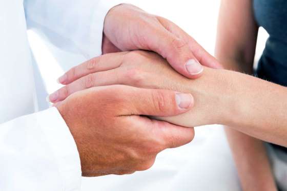 7 vấn đề móng tay có thể tiết lộ về sức khỏe của bạn