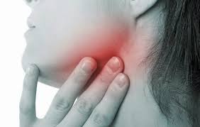 6 dấu hiệu ung thư họng mà bạn không nên bỏ qua