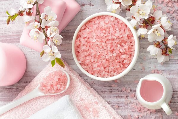 8 tác dụng phụ nghiêm trọng của việc ăn quá nhiều muối hồng Himalaya I Viam clinic
