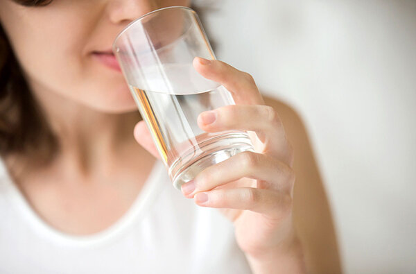 Nước lọc mát giúp giảm cảm giác hồi hộp l VIAM clinic