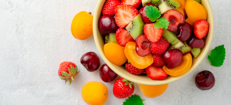 Trẻ nên ăn trái cây gì sau khi vận động ngoài trời mùa hè?