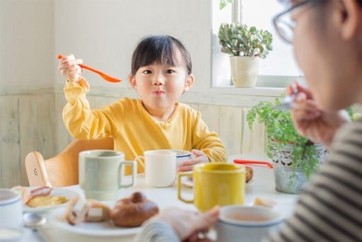 Mẹo giúp con ăn uống đủ chất | VIAM clinic
