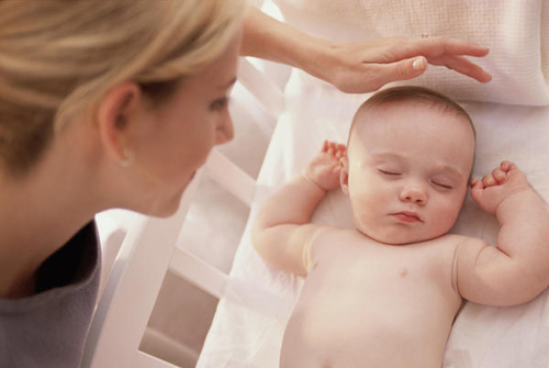 Trẻ sinh non dễ mắc hội chứng suy hô hấp