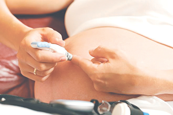Trẻ sơ sinh của bà mẹ đái tháo đường: Không chỉ vấn đề đường huyết