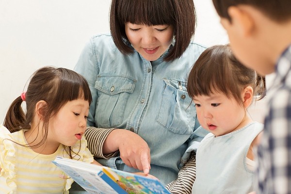 Đọc sách giúp tăng cường trí não trẻ