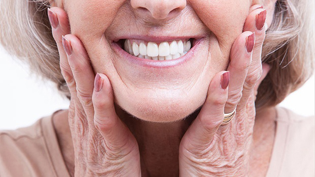 Tại sao người bệnh Parkinson nên chú ý chăm sóc sức khỏe răng miệng?