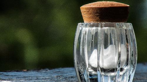 Điều gì sẽ xảy ra nếu bạn ăn quá nhiều muối?