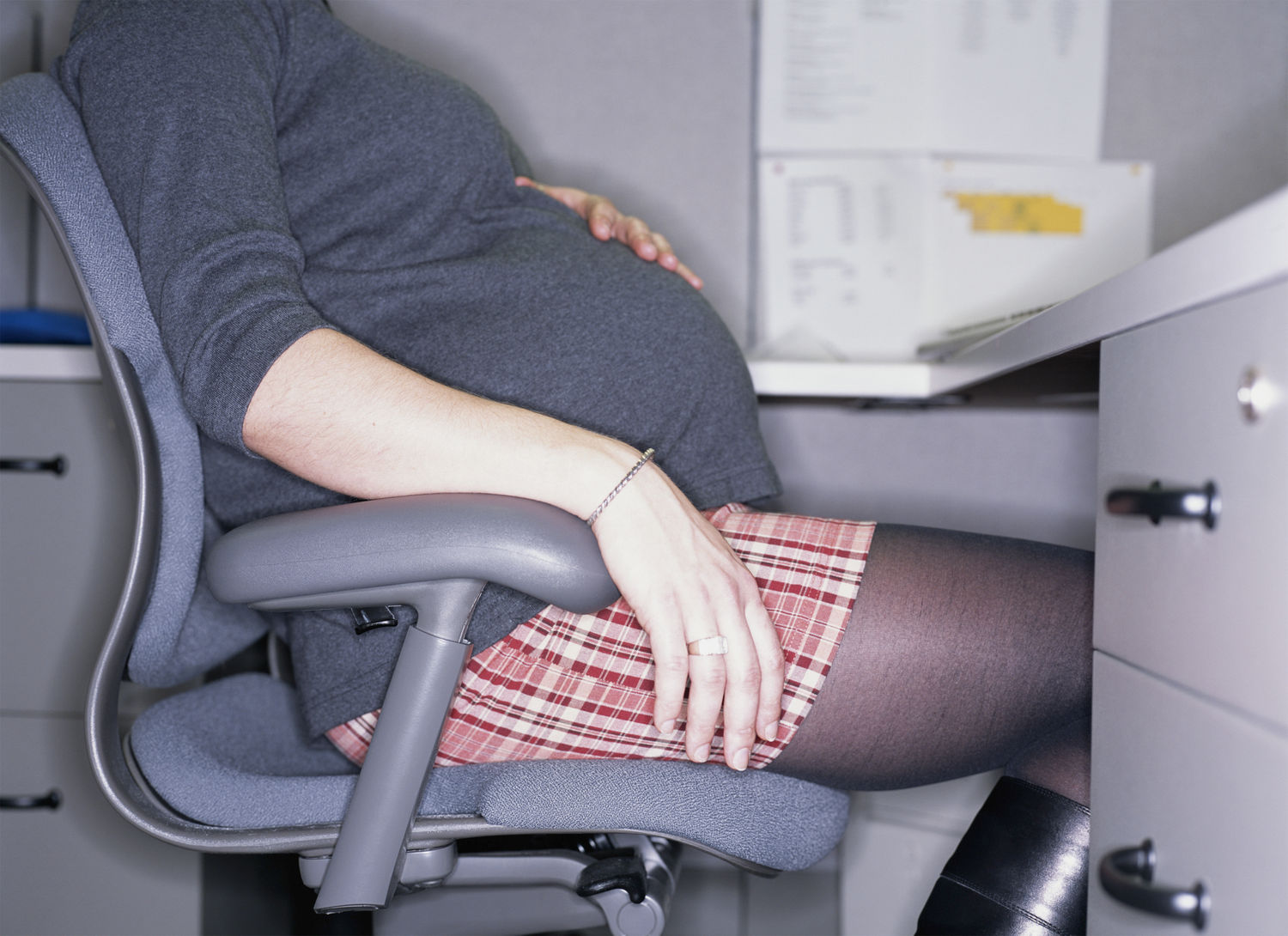 Ngồi nhiều khi mang thai sẽ dẫn tới suy nhược cơ thể!