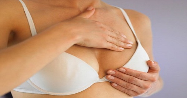 Khi nào cần tìm đến chuyên gia y tế nếu ngực bị ngứa?