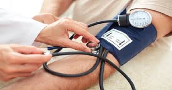 Những rủi ro nếu không nín thở khi đo huyết áp?
