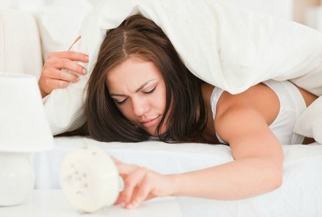Có những biện pháp điều trị hoặc chăm sóc cụ thể nào cho người bị miệng đắng sau khi ngủ dậy?