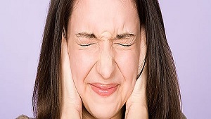 Triệu chứng của đau nhói dây thần kinh sau tai phải là gì?
